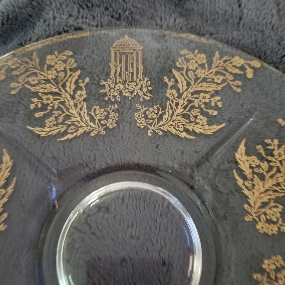 VTG 30's Paden City Glass Gazebo W Gold Etch Glass Round Platter 10.5